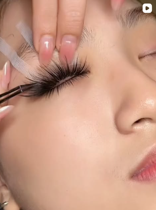 Applying lash fan